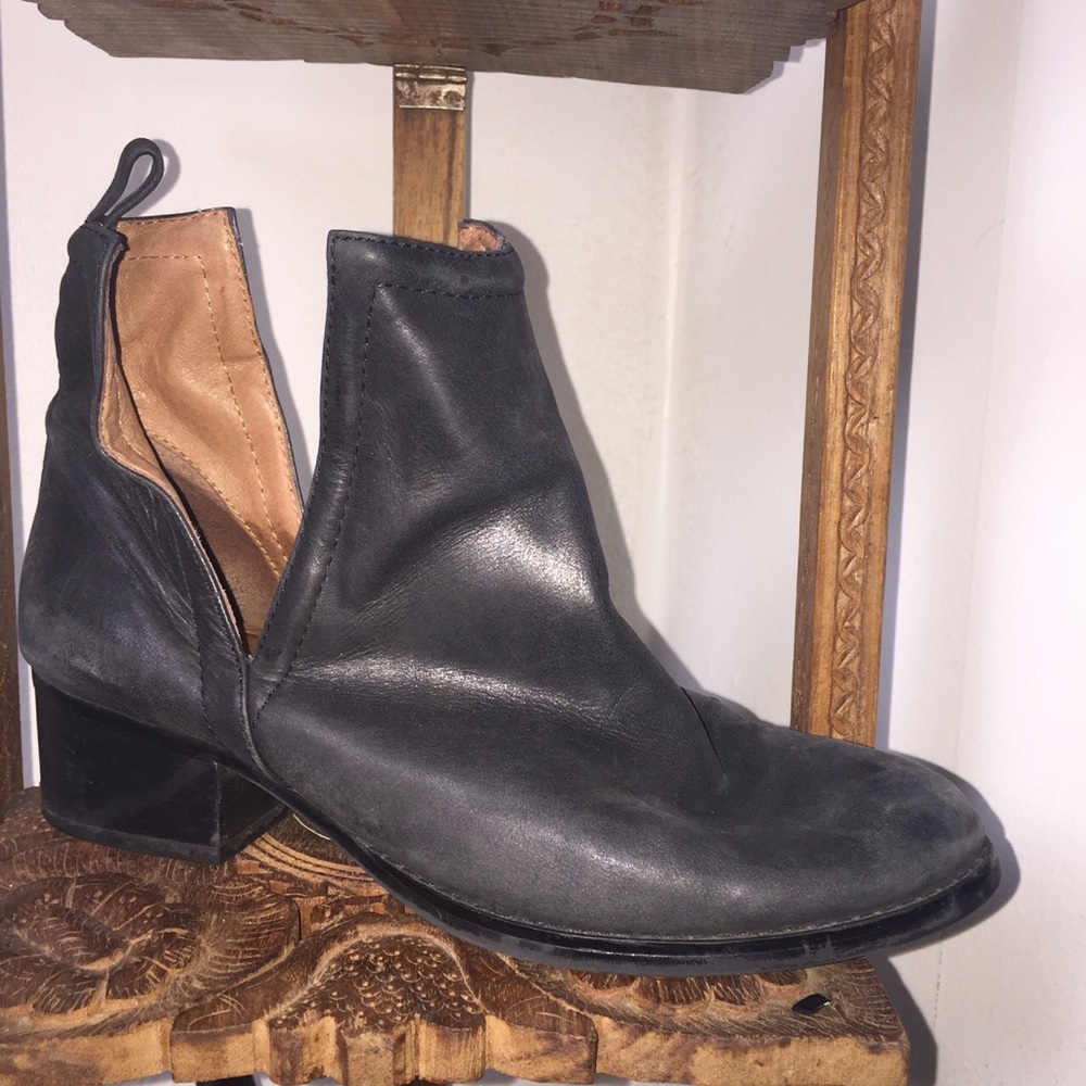 Jeffrey Campbell Bootie